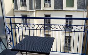 Beau Studio En Plein Centre De Menton